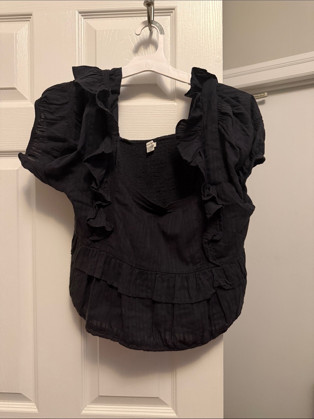 American Eagle Outfitters Black Ruffled Short-Sleeve Blouse